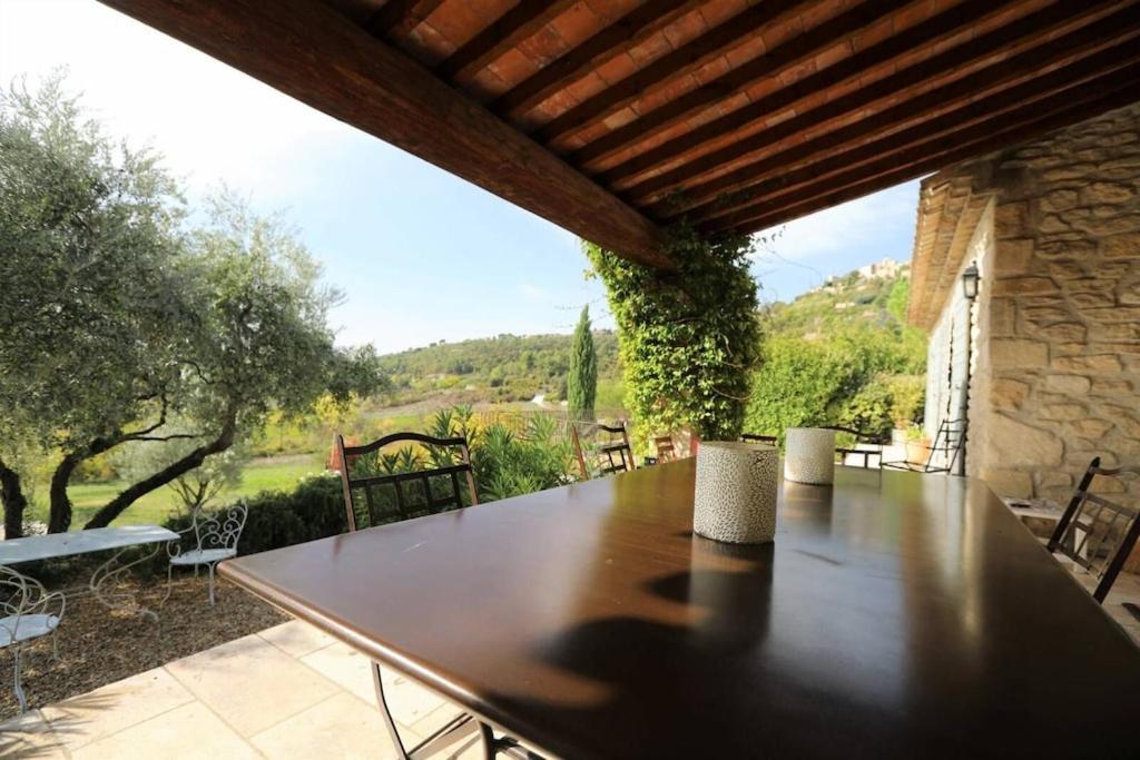 In Gordes, Facing The Entire Luberon Park A Beautiful 5 Bedrooms House Eksteriør billede