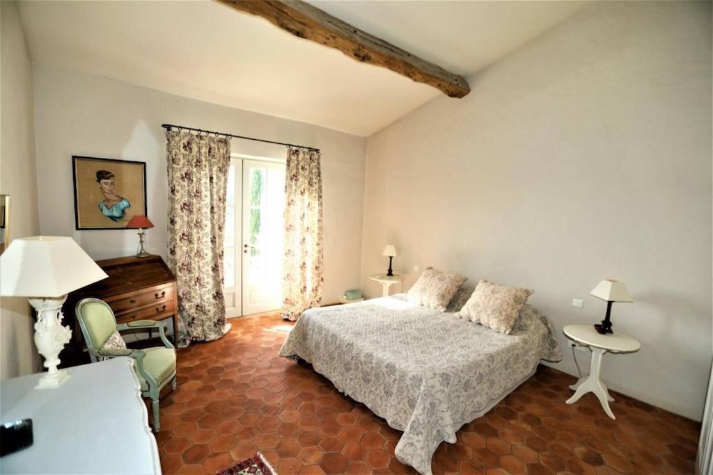 In Gordes, Facing The Entire Luberon Park A Beautiful 5 Bedrooms House Eksteriør billede